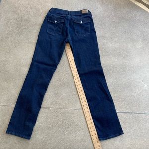 Levi’s perfect waist,525 size 29 straight leg dark wash